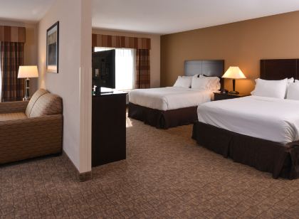 Holiday Inn Express & Suites Fairmont