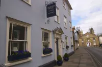 Chantry Hotel Hotels near Woolpit Wood