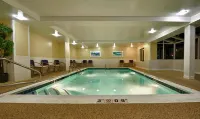 Keene Elm City Hotel, Ascend Hotel Collection - Pools