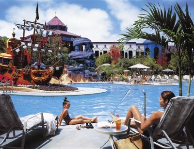 屋外プール ディズニーランド ホテル アナハイム ロサンゼルスの写真