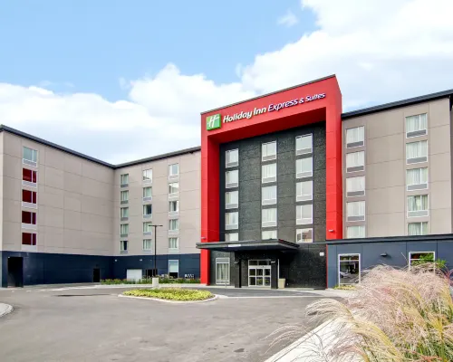 Holiday Inn Express & Suites OSHAWA DOWNTOWN - TORONTO AREA by IHG Hotels in Oshawa