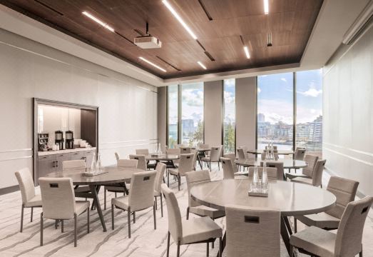 더 더글라스 오토그래프 컬렉션