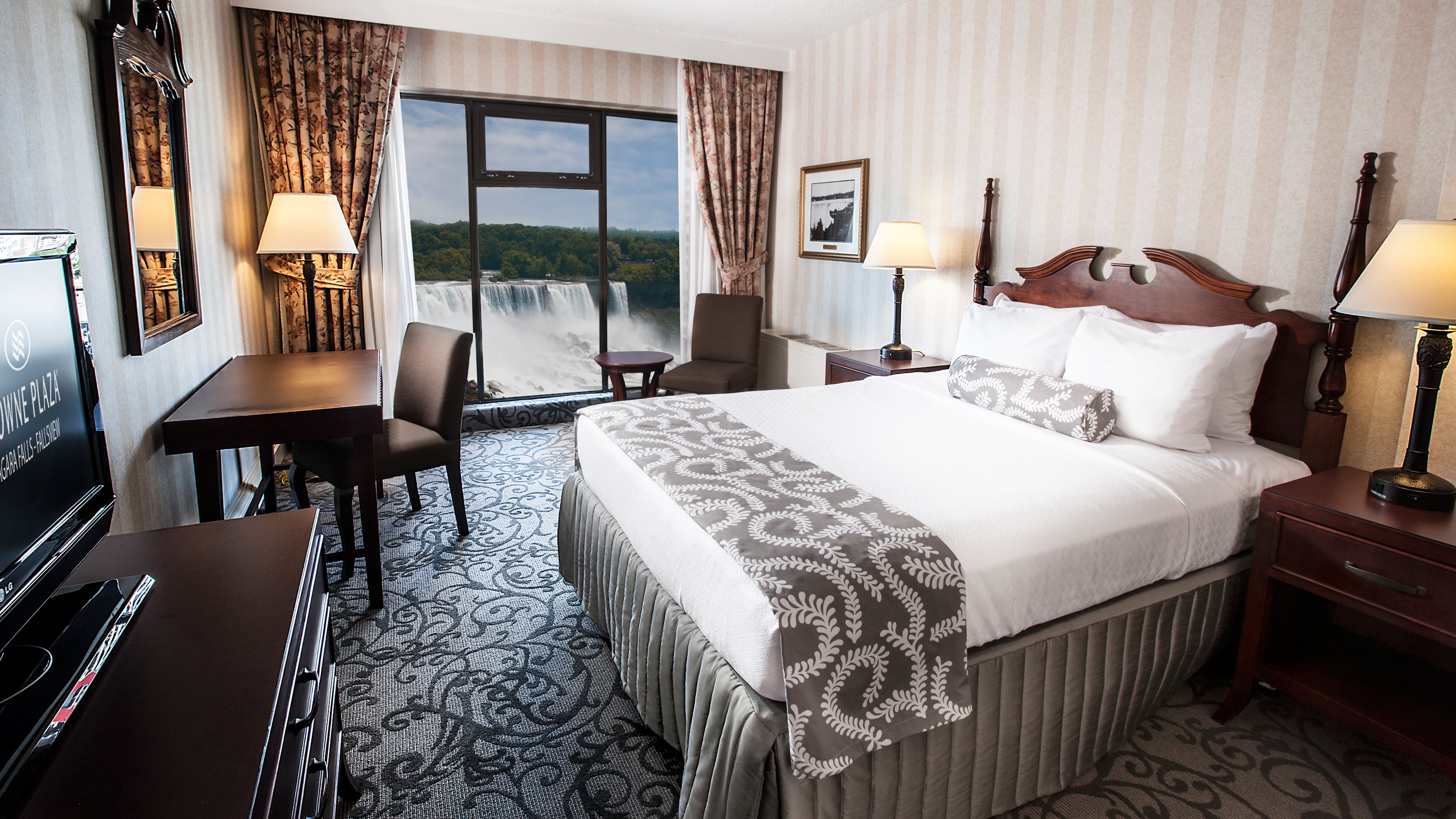 Crowne Plaza Niagara Falls Fallsview, an Ihg Hotel