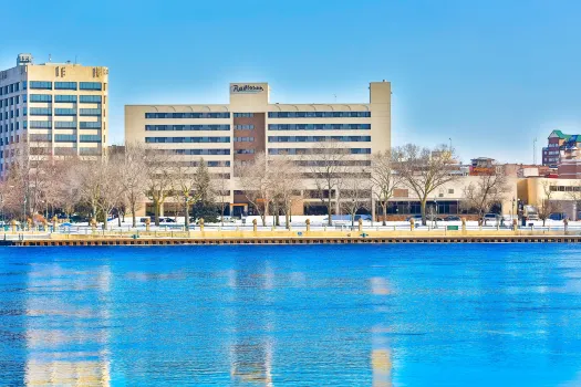 Radisson Hotel la Crosse Hotels near Poage Park