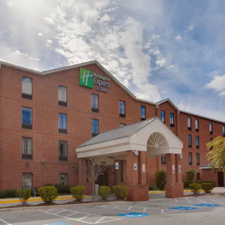 Holiday Inn Express & Suites I-95 CAPITOL BELTWAY-LARGO by IHG
