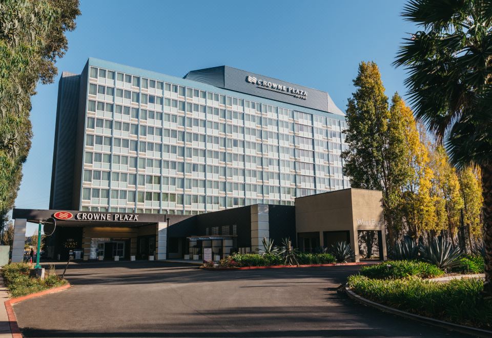 2. Crowne P..