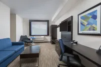 Holiday Inn Express & Suites Eugene Downtown - University