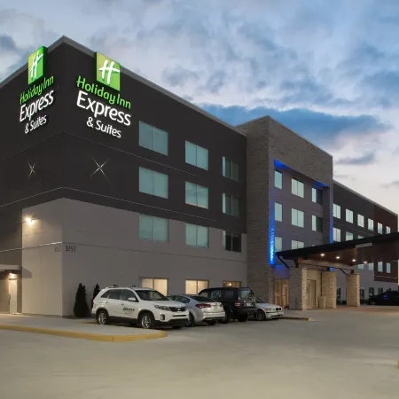 Holiday Inn Express & Suites KINGDOM CITY by IHG