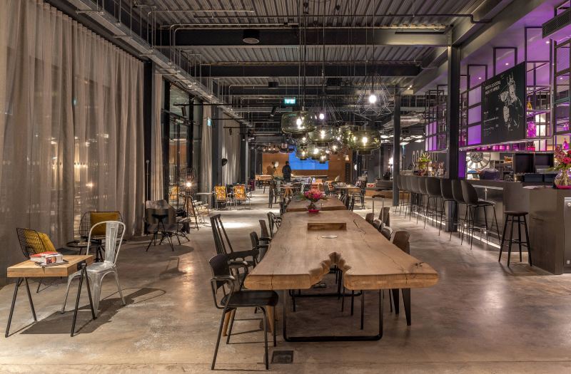 Moxy London Heathrow Airport