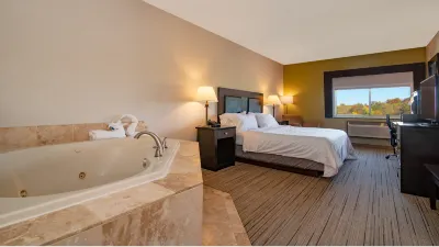 Holiday Inn Express Stony Brook-Long Island 스토니브룩 대학교 심리학과 단과대학 주변 호텔
