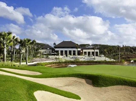 Novotel Bali Nusa Dua Отели рядом с достопримечательностью «Anantara Spa»