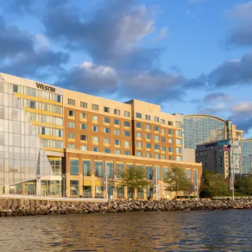 The Westin Washington National Harbor Отели рядом с достопримечательностью «Станция метро "Брэддок-Роуд"»