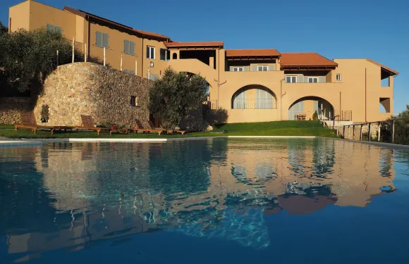 伊卡斯特拉里農家樂