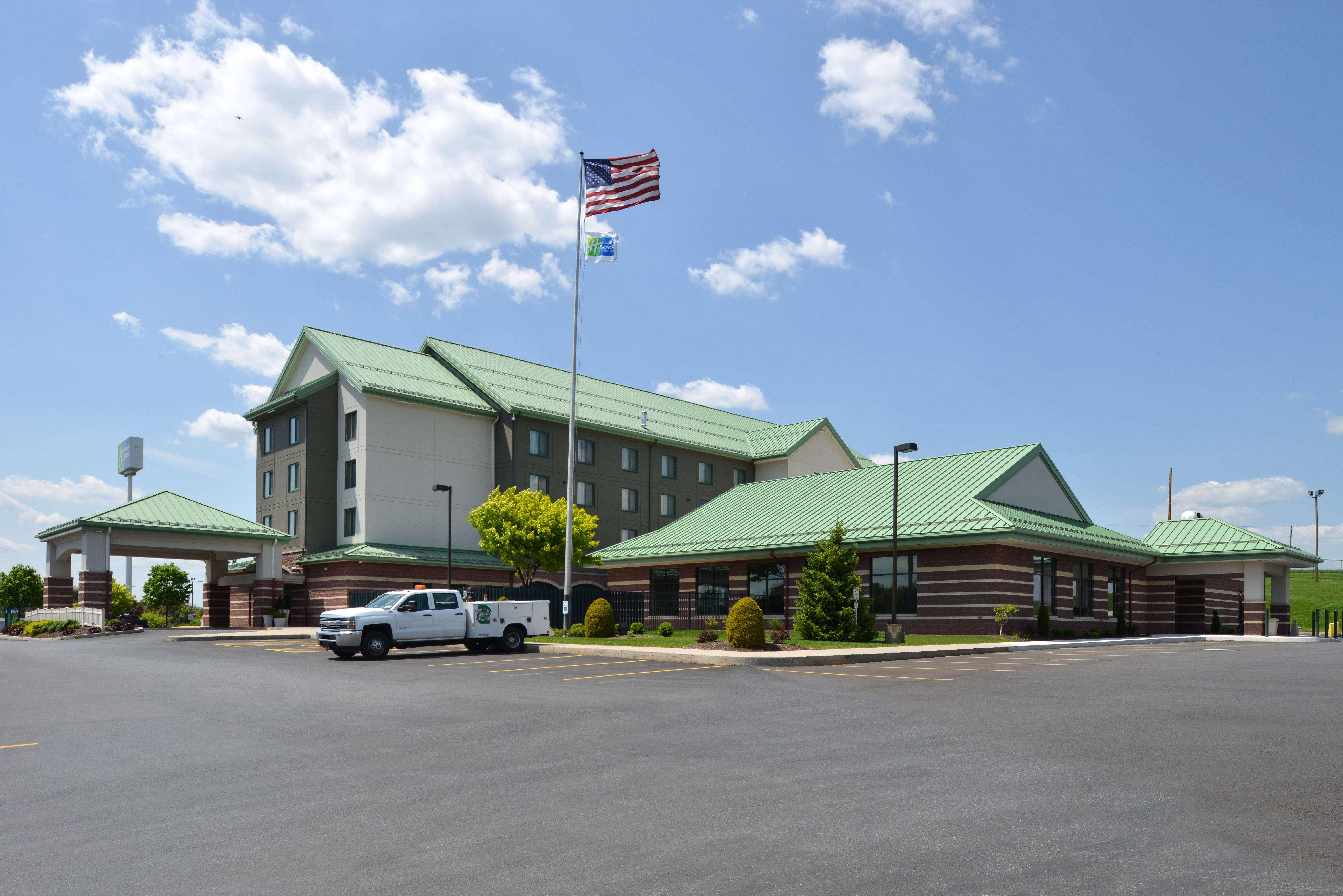 Holiday Inn Express Breezewood, an Ihg Hotel