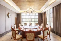 Yilong International Hotel Hotels in Xincai