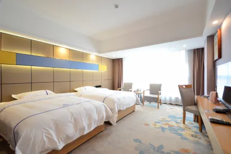 Lvhai Mingzhu Hotel Отели рядом с достопримечательностью «Cham Lake National Water Conservancy Scenic Area»