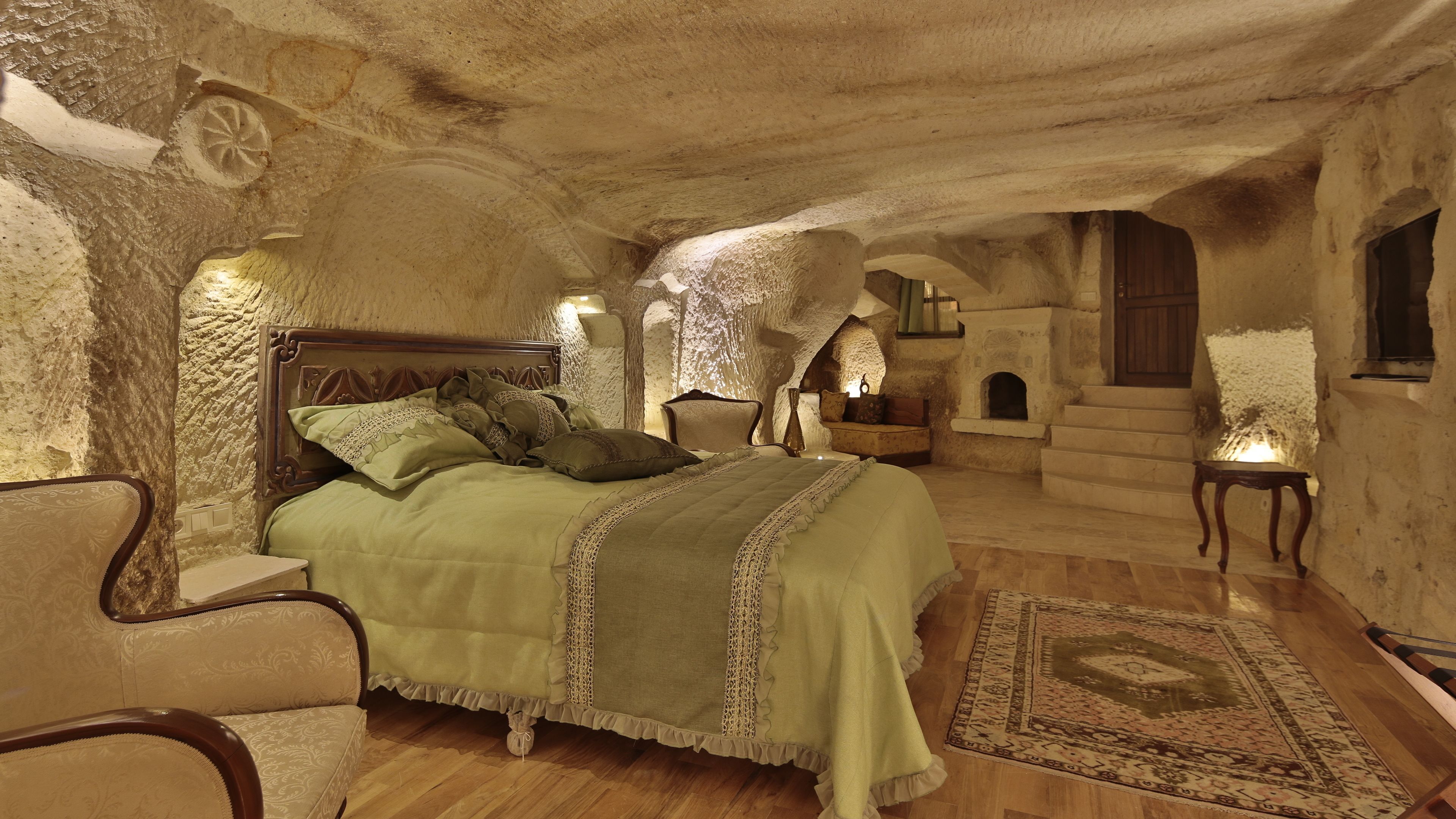 Golden Cave Suites