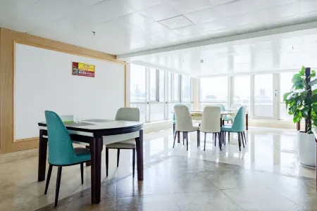 Vienna Hotel Отели в г. Ифэн