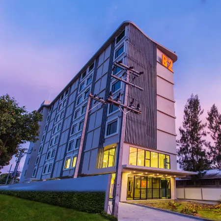 B2 Ubon Premier Hotel Отели рядом с достопримечательностью «Муниципалитет Убонрачатхани»
