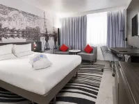 Novotel London Excel Hotels near Olympic Stadium