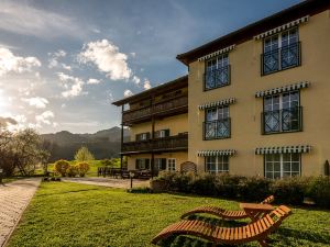 Ferienwohnungen Hotel Garni Dorflerwirt