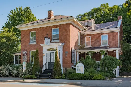 Trinity House Inn - 3-Star