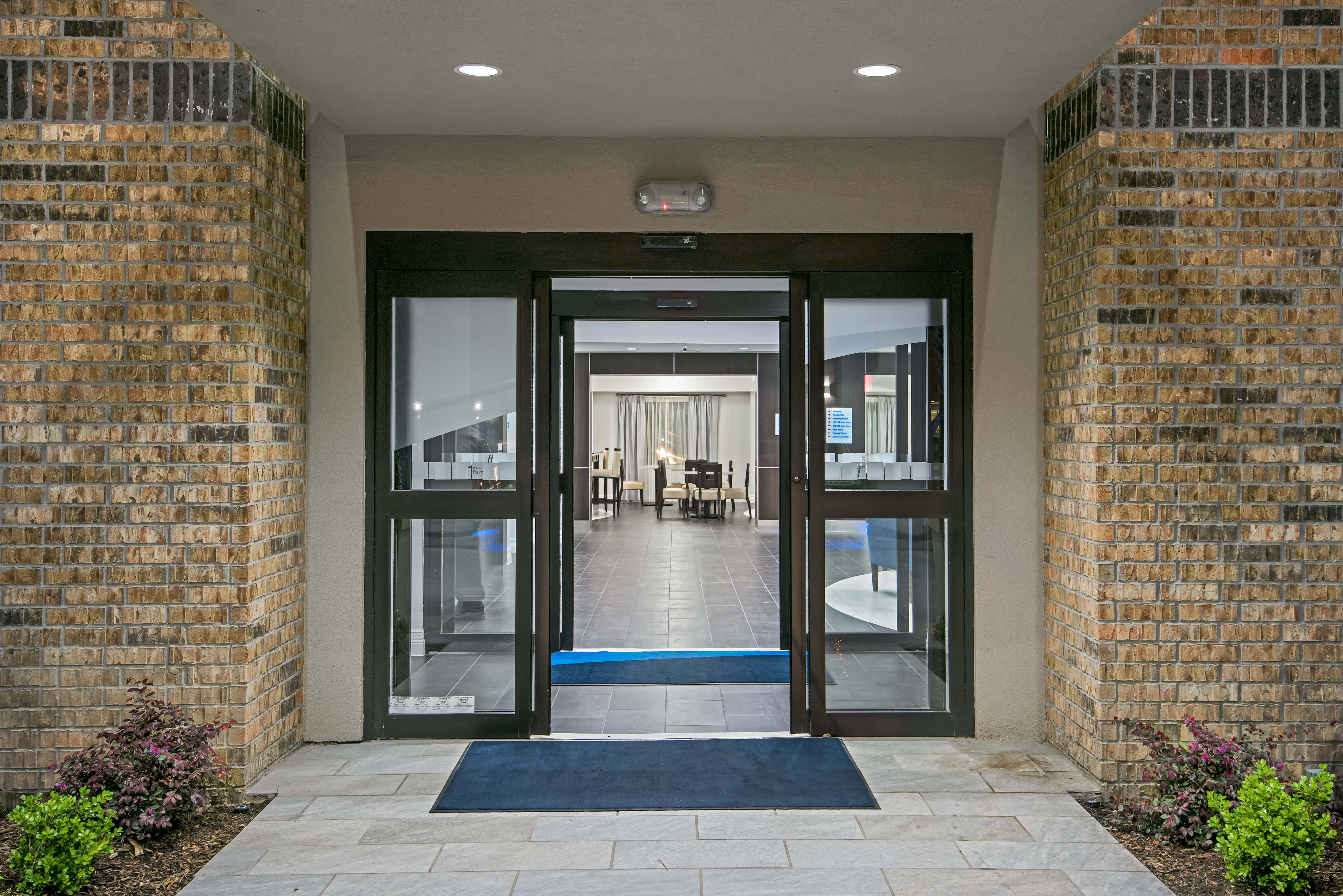 Holiday Inn Express and Suites Houston North - IAH Area, an Ihg Hotel