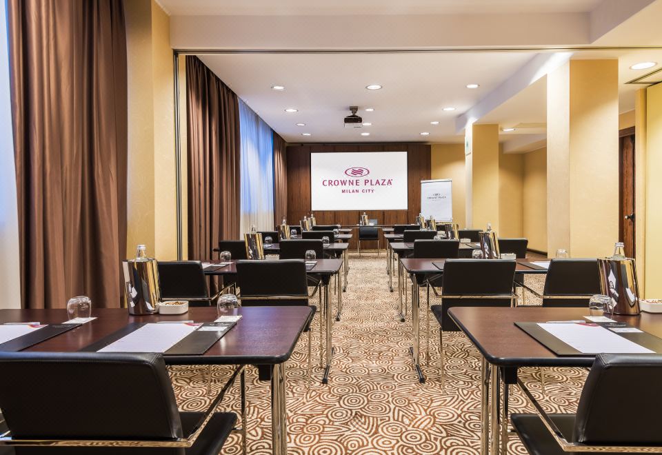 크라운 플라자 밀란 시티