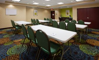 Holiday Inn Express & Suites Fort Dodge