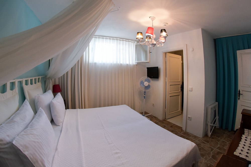 Erendira Hotel - Special Category