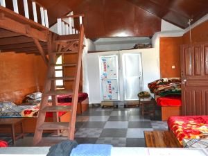 Indreni Organic Farm and Homestay - Hostel