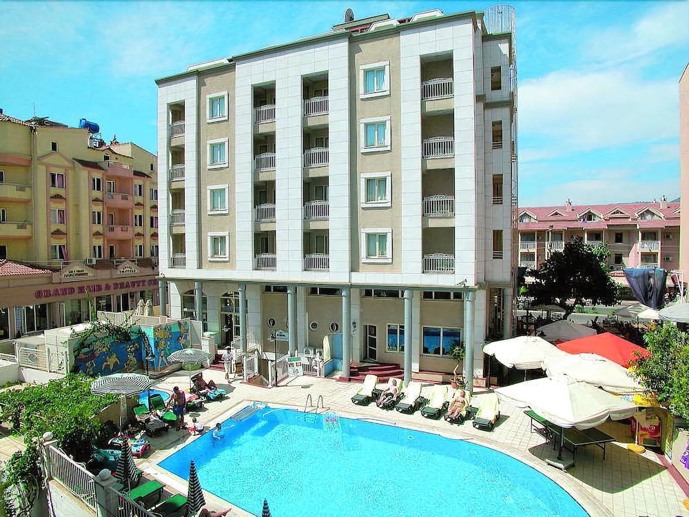 Almena Hotel