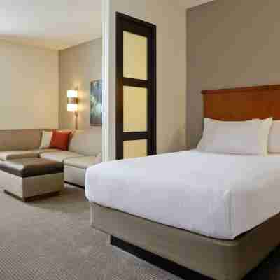 Hyatt Place Dallas North Galleria Rooms