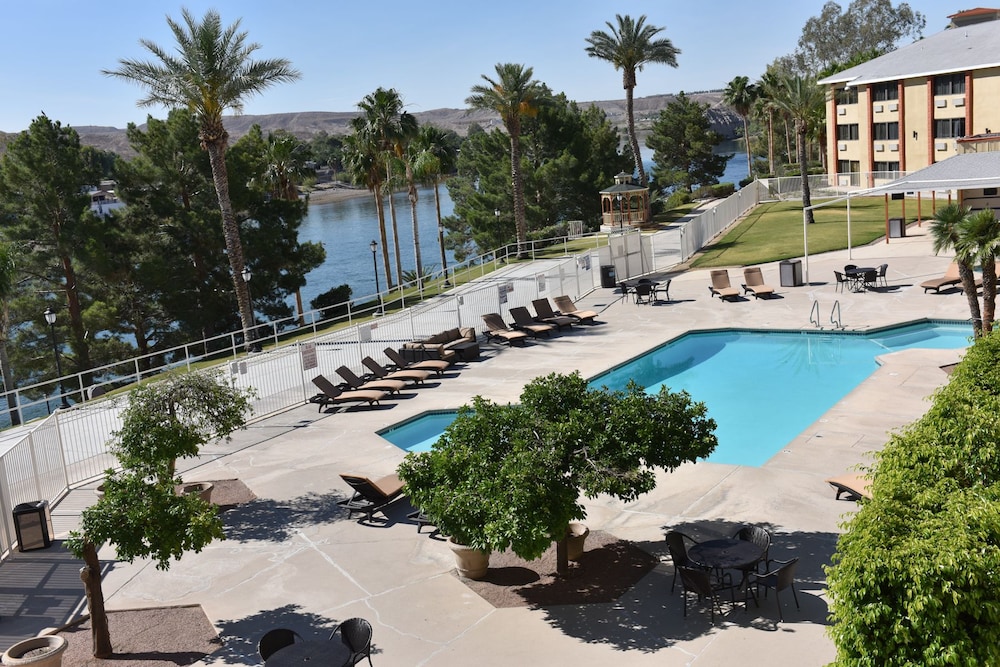 Laughlin River Lodge