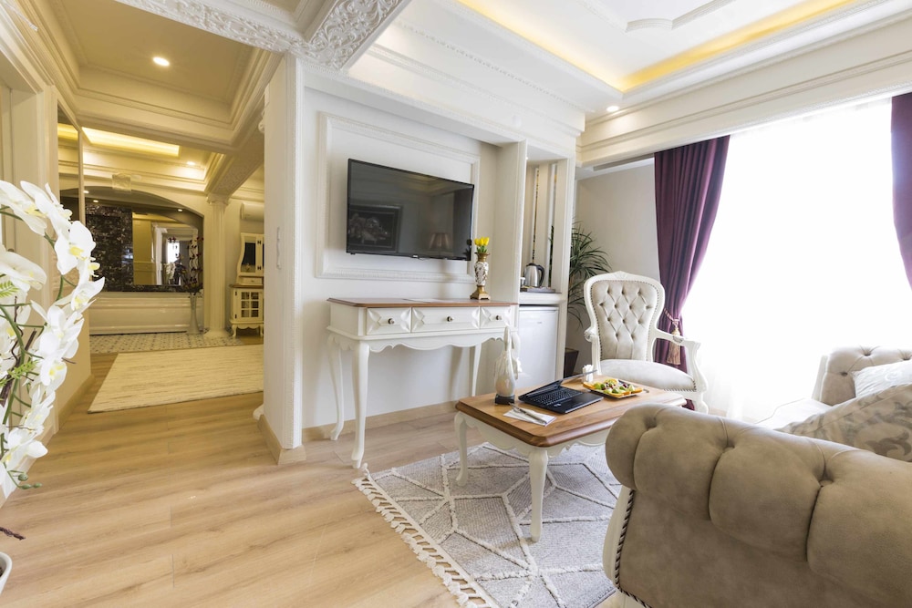 Andalouse Elegante Suite Hotel