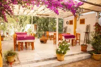 Eucalyptus Pension Hotels in Gelemis