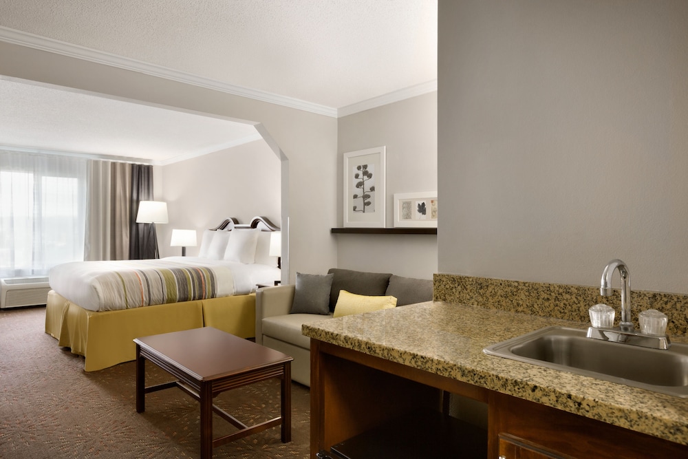 Country Inn & Suites by Radisson, Commerce, GA