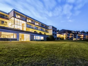 Hotel Saigerhöh Wellness Spa Golf Wandern über Dem Titisee