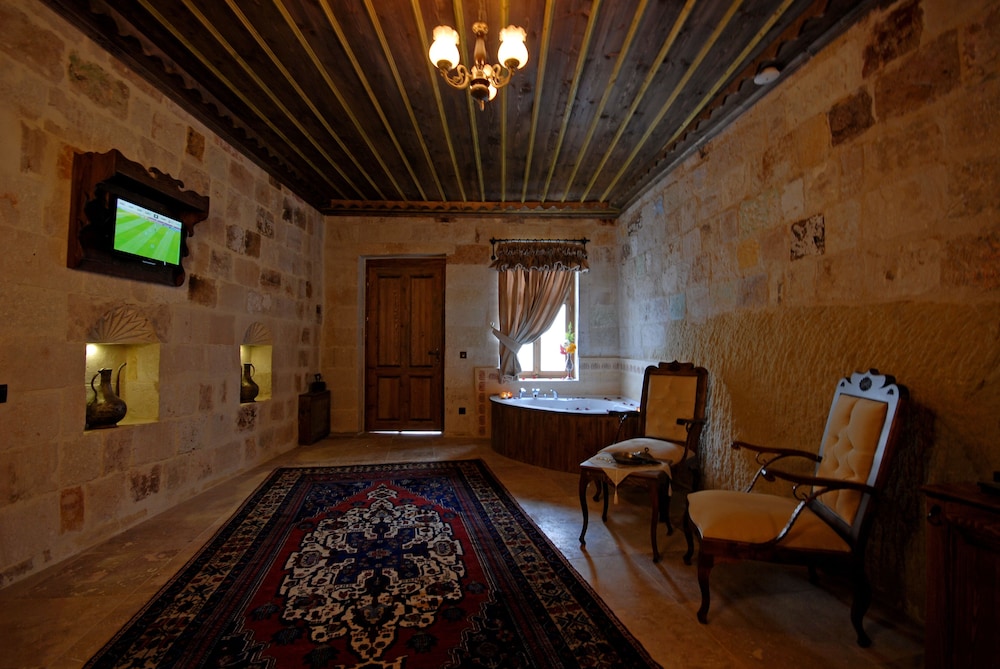 Phocas Cave Suites