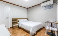 Gangneung J Block Motel