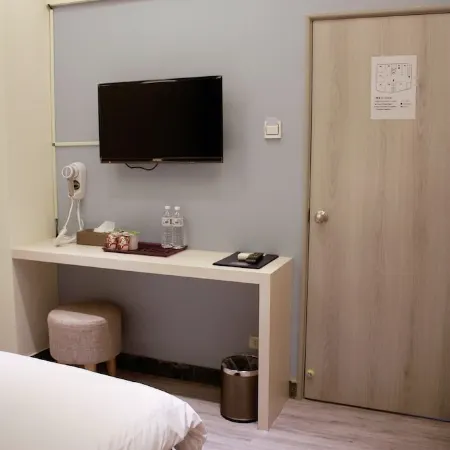 PrinceToTravelHotel Отели рядом с достопримечательностью «Chiayi Cultural And Creative Industries Park»