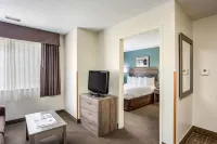 MainStay Suites Cedar Rapids North - Marion Hotels in Marion
