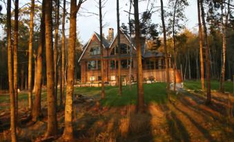 Cottage on the Shore - Four Bedroom Home