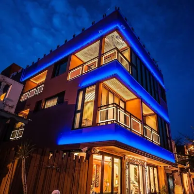 Dreamer Boutique Hotel Hotels near White Sand Beach