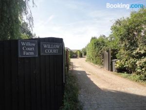 Willow Court Farm Studio West & Petting Farm, 8 Mins to Legoland & Windsor, 15 Mins to Lapland UK