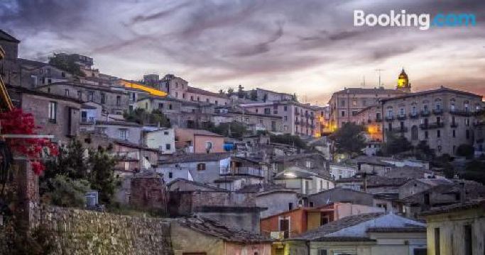 B&B Domus Purpurea - Housity