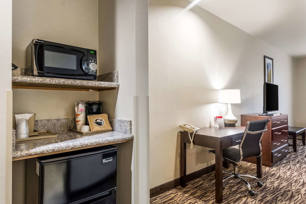 Comfort Suites Portland Airport