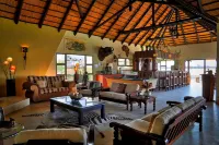 Etosha Mopane Safari Lodge Hotel a Otavi