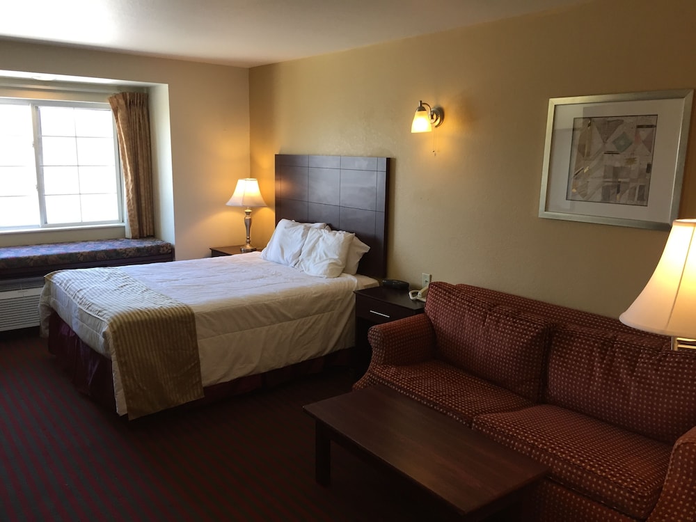 Toledo BridgePointe Inn & Suites by Hollywood Casino, Downtown, Owens College