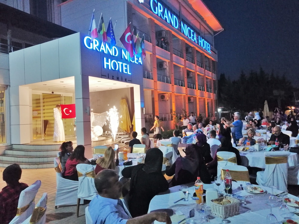 Grand Nicea Hotel